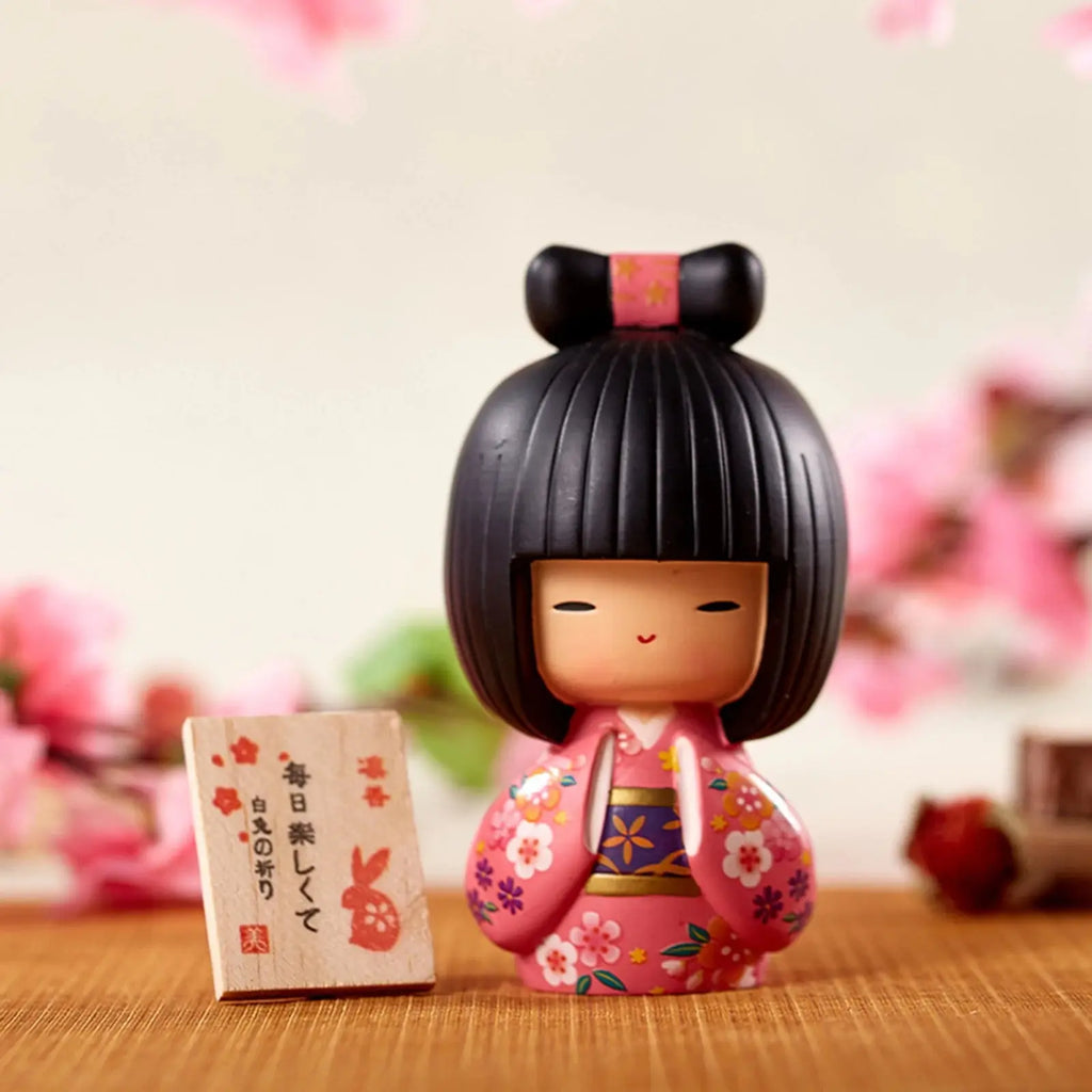 Poupées miniatures japonaises Kokeshi Yoka