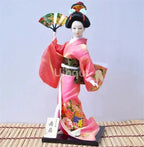 Figurine Geisha Éventail Traditionnel Yoka